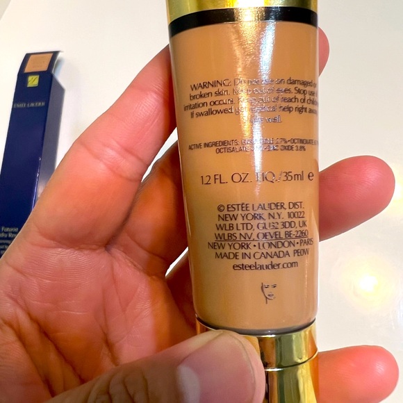 Estée Lauder Futurist Hydra Rescue Moisturizing Foundation FW1 BRONZE NWB - Picture 3 of 5